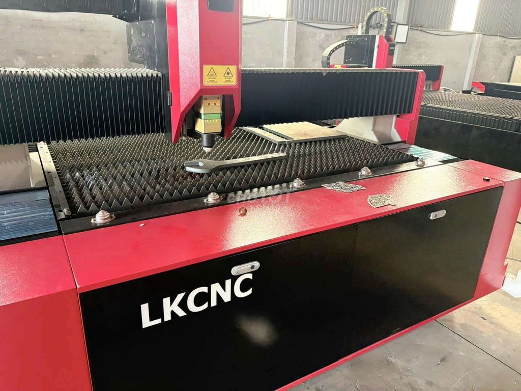 Máy cắt laser LKCNC 1500W Raytools Au3tech. Mua bán Đồ chuyên dụng, Giống nuôi trồng tại Huyện Bình Xuyên Vĩnh Phúc được đăng bởi Trần Phương Nam hình 1