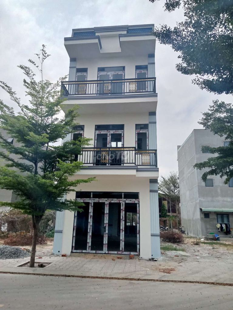 Bán nhà sổ hoàn công full nội thất phường An Phú Thuận An Bình Dương
