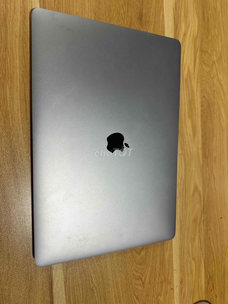 Apple MacBook Pro 2017 i7 15.4 inch 16GB/250GB. Mua bán Laptop tại Quận Long Biên Hà Nội được đăng bởi Lỗ thị Lan hương hình 1