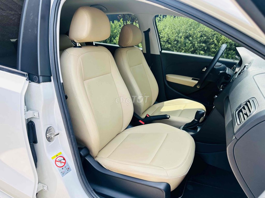 🔥 Volkswagen Polo Hatback Trắng 2020