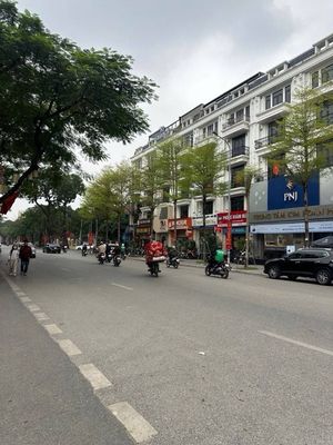 House in Tây Hồ