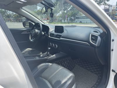 Mazda 3 1.5 facelift