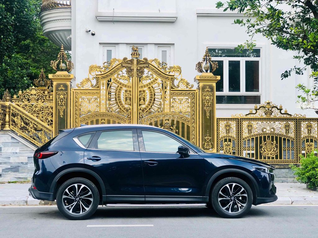 Mazda CX 5 2024 Premium 2.0 AT - 8400 km. Mua bán Ô tô tại Quận Cầu Giấy Hà Nội được đăng bởi Tien Thanh hình 4
