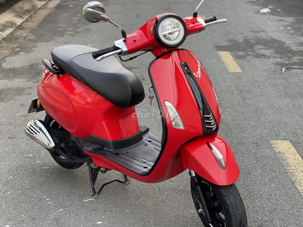 Piaggio Vespa 50cc 2021 odo 5.000km BSTP Zin