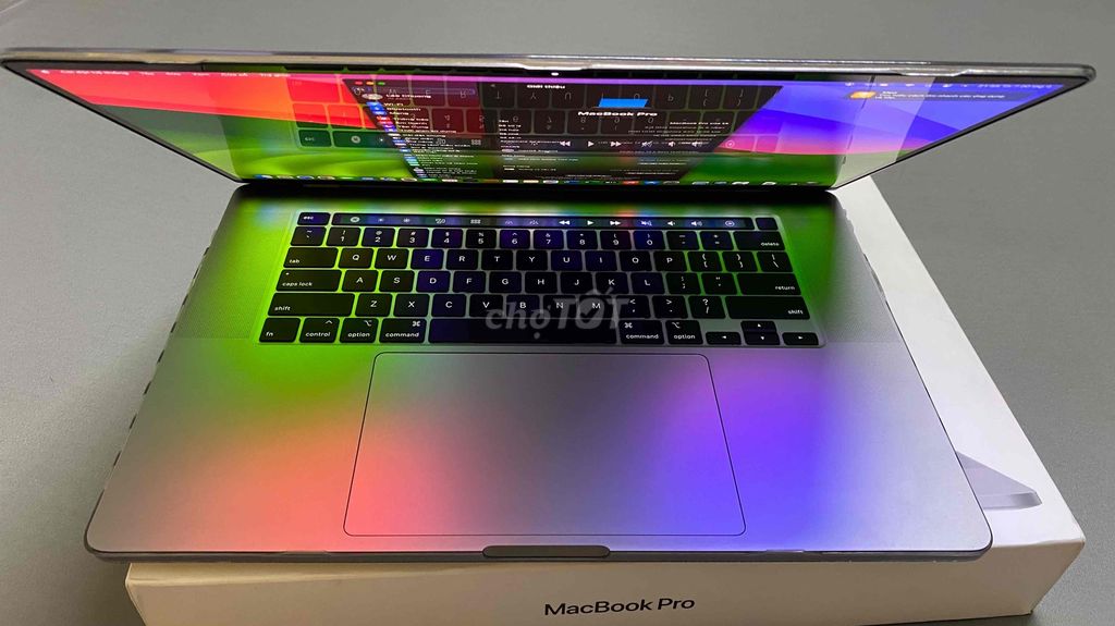 Macbook pro cảm ứng 16icnh 4k core i9 xách tay