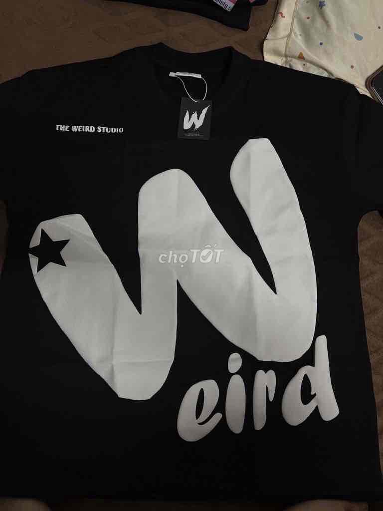 Áo thun The Weird Studio Unisex M Mới. Mua bán Quần áo tại Quận Ngũ Hành Sơn Đà Nẵng được đăng bởi Thanh Yên hình 1