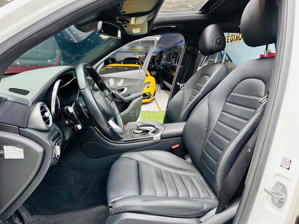 Mercedes Benz GLC 300 AMG 4MATIC  Model 2017. Mua bán Ô tô tại Quận 8 Tp Hồ Chí Minh được đăng bởi Hồng Phúc hình 3