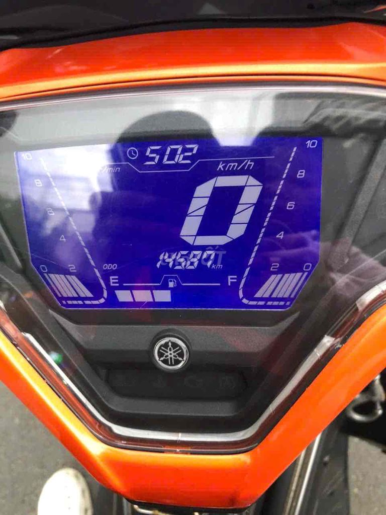 Yamaha NVX 155 V2, черный, оранжевый, 14500 км