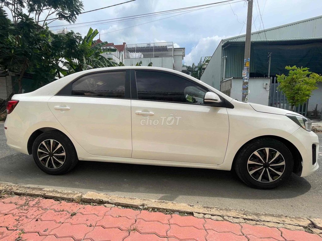 Kia Soluto 2019 MT - 81000 km. Mua bán Ô tô tại Quận 12 Tp Hồ Chí Minh được đăng bởi Salon Ô tô Hoàng Minh Phát hình 6