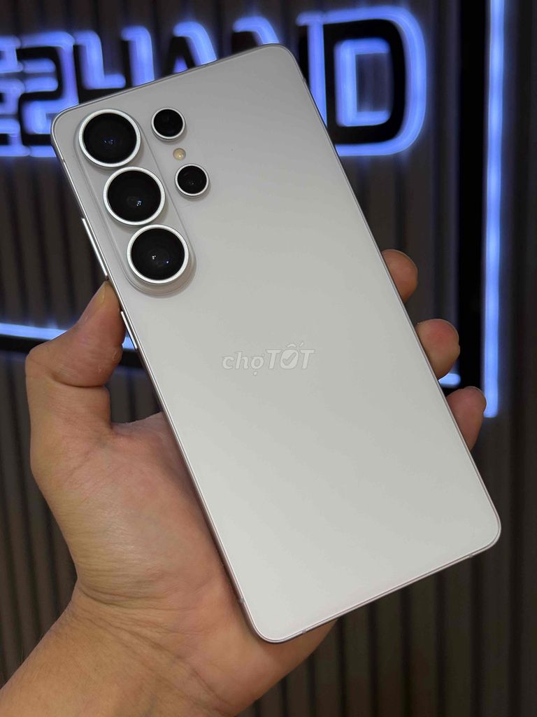 Samsung S26 Ultra 256GB Trắng 99%. Mua bán Điện thoại tại Quận 3 Tp Hồ Chí Minh được đăng bởi Phone2Hand hình 1
