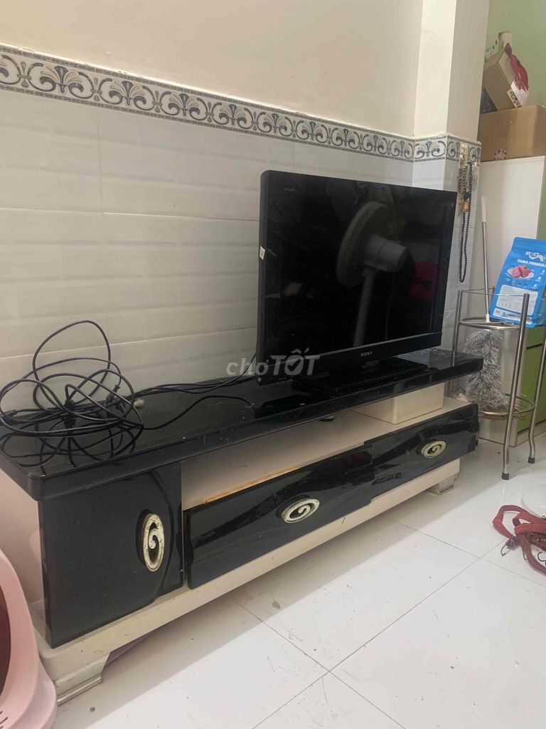 Kệ tivi Kính cường lực Đen. Mua bán Tủ, kệ gia đình tại Quận Gò Vấp Tp Hồ Chí Minh được đăng bởi Trong Dat Pham hình 1