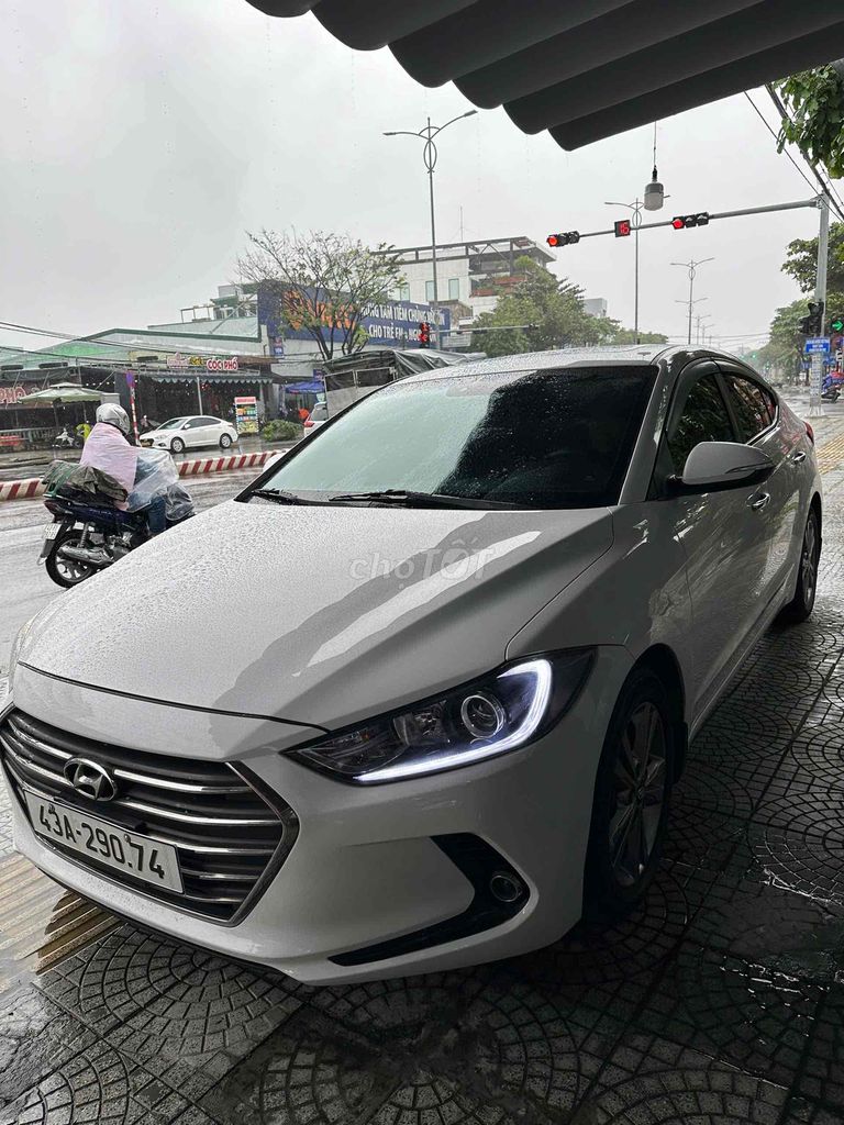 Hyundai Elantra 2017 1.6 at -85000 km