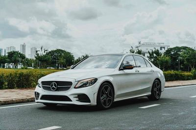 Mercedes Benz C Class 2021 C 300 AMG - 24000 km. Mua bán Ô tô tại Quận 5 Tp Hồ Chí Minh được đăng bởi phúc