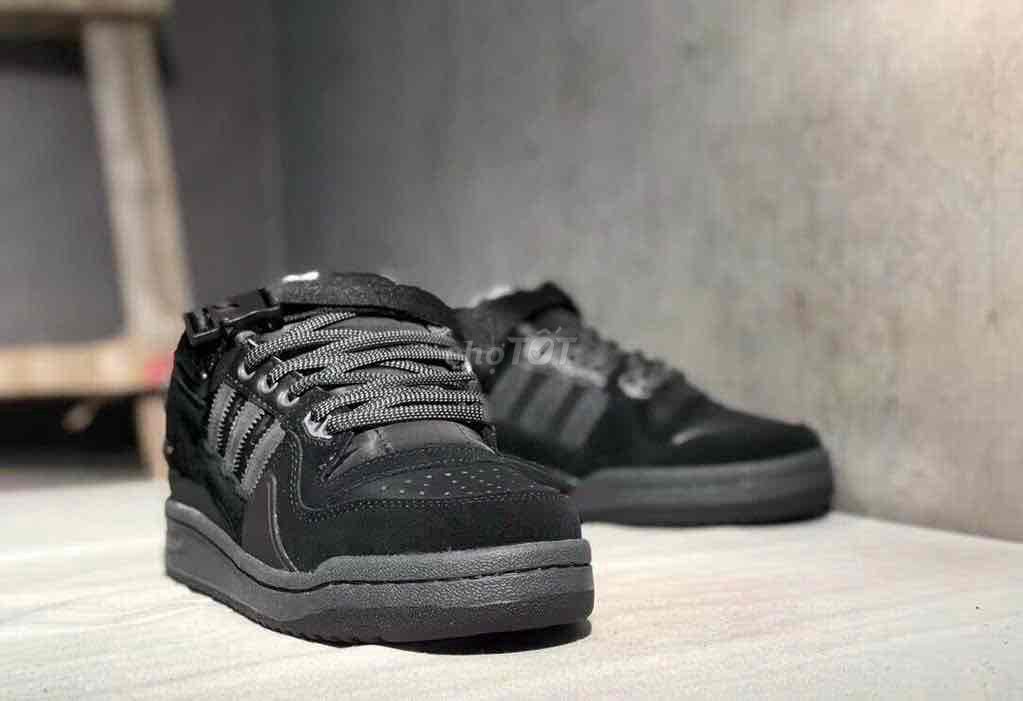 Giày sneaker đen size 41