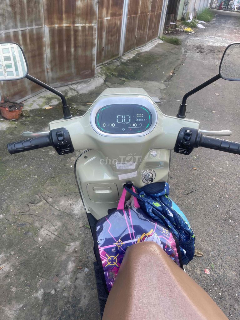 Xe máy điện Yadea Oris 2024 Xám. Mua bán Xe điện tại Quận 12 Tp Hồ Chí Minh được đăng bởi Huỳnh Thị Thùy Dương hình 1