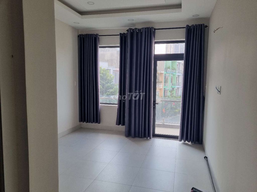 Phòng trống cho sinh viên, nvvp trong nhà 3 tầng, gần Phạm Văn Đồng