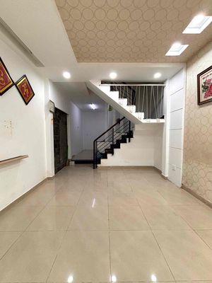 Аренда · 4 комн. · 40 м² · Quận 10, ул. Đường Sư Vạn Hạnh