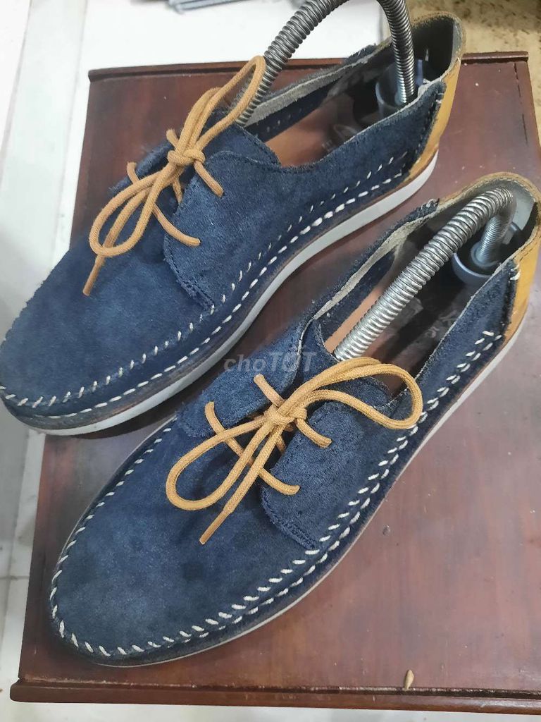 Giày da Clarks, Anh Quốc