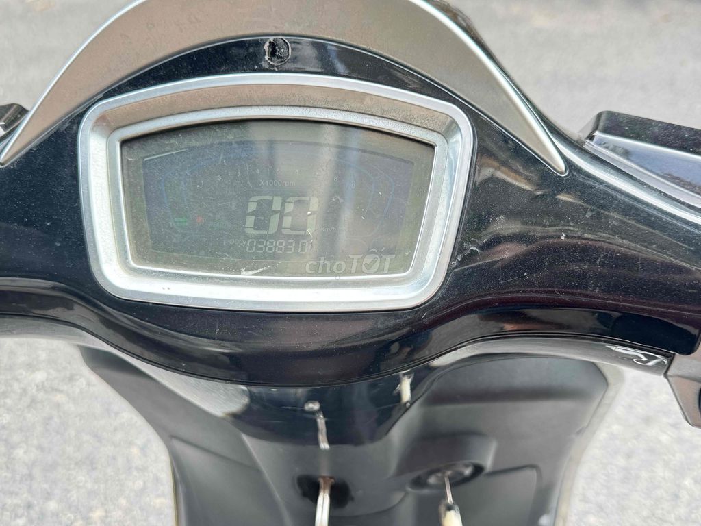 Piaggio Vespa 50 2022 оливковый