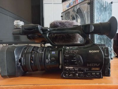 Cần thanh lý máy quay sony z7u. Mua bán Máy ảnh, Máy quay tại Quận Ninh Kiều Cần Thơ được đăng bởi TĂNG TUẤN KHA
