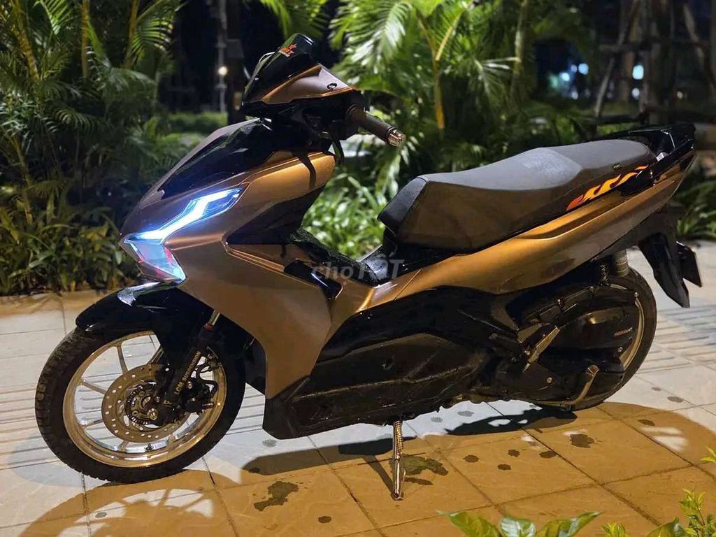 Honda Air Blade 150 ABS Nâu đen. Mua bán Xe máy tại Quận Sơn Trà Đà Nẵng được đăng bởi Huỳnh Bi hình 2