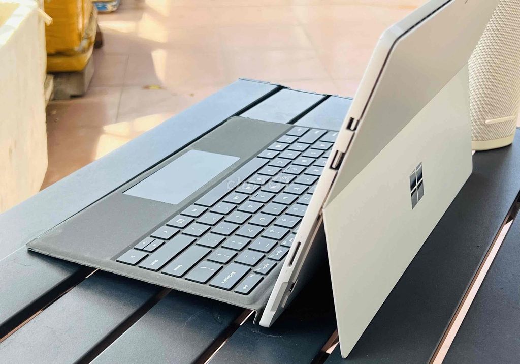 Microsoft Surface Pro 5 I5 7300U Màu Sliver đẹp. Mua bán Laptop tại Quận Đống Đa Hà Nội được đăng bởi  Cường Táo hình 1