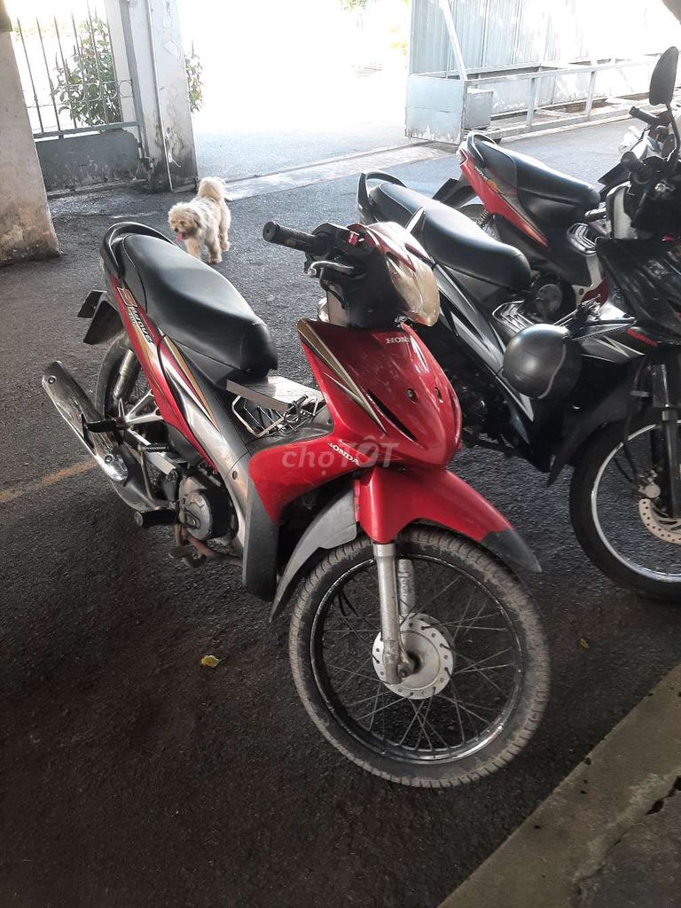 Xe nha đang chạy. Hết tiên nên bán. Giá 8trieu.. Mua bán Xe máy tại Thành phố Dĩ An Bình Dương được đăng bởi Tran Ronan hình 2