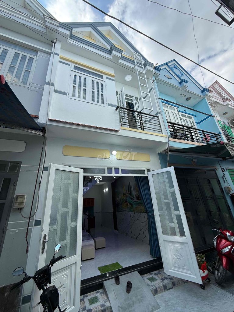 mình cần bán nhà 1 trệt 1 lầu gần chợ bà điểm/ giá hơn 1 tỷ