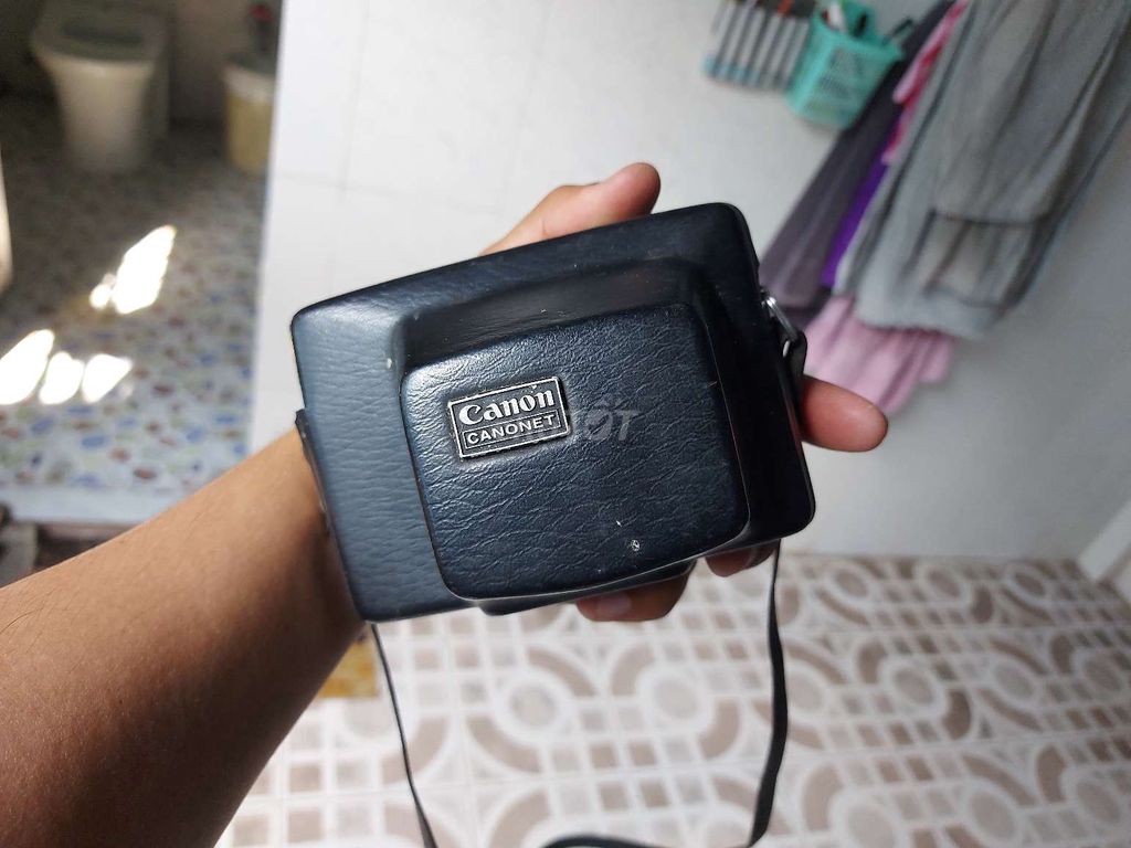 Máy ảnh Canon cũ trưng bày kỷ niệm