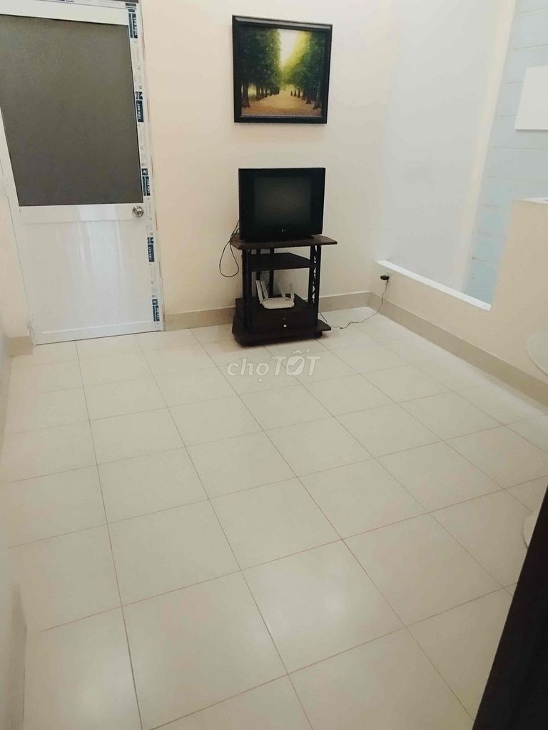Кондиционированная комната 40м2, кухня отдельно. Бинь Хынг