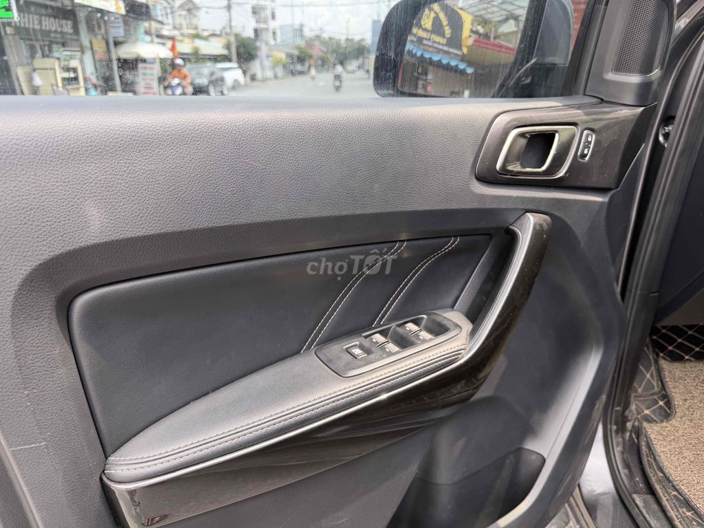 Ford Everest 2019 Titanium Plus 2 Cầu Cao cấp. Mua bán Ô tô tại Quận 12 Tp Hồ Chí Minh được đăng bởi A Quý hình 6