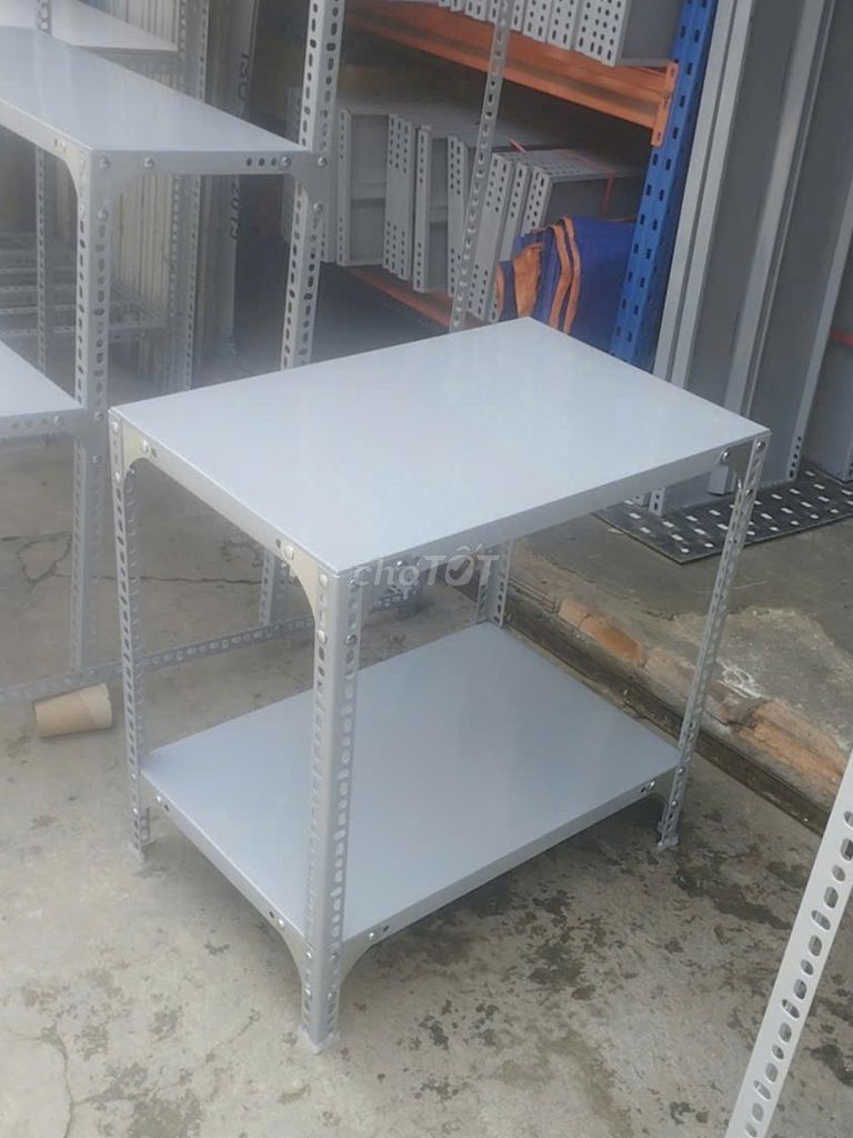 Kệ sắt V lỗ 2 tầng mâm (40x60). cao 75cm. Mua bán Tủ, kệ gia đình tại Quận Bình Tân Tp Hồ Chí Minh được đăng bởi Kệ Thép V Lỗ Đa Năng hình 1
