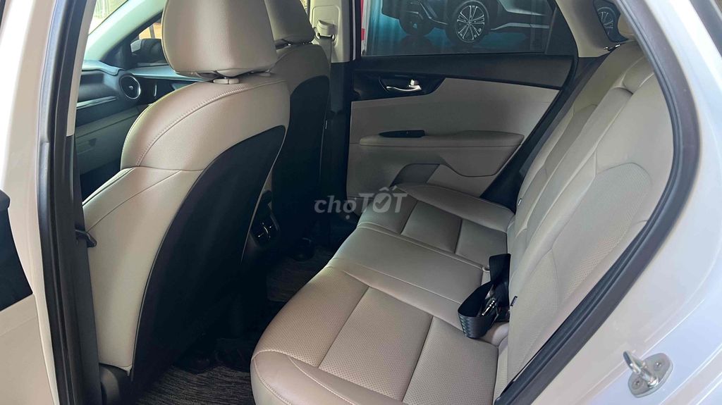 Kia Cerato 2021 1.6 AT DELUXE - 58000 km. Mua bán Ô tô tại Thành phố Lạng Sơn Lạng Sơn được đăng bởi Hoàng Long hình 8