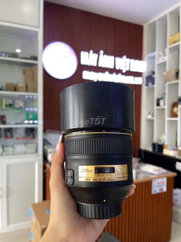 Ống kính Nikon 85mm F1.4 Nano Đen. Mua bán Máy ảnh, Máy quay tại Quận 1 Tp Hồ Chí Minh được đăng bởi Thanh Thanh hình 1