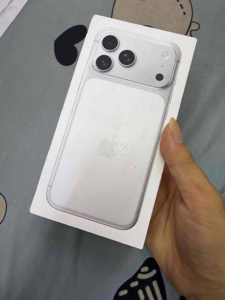 iPhone 17 ProMax 256GB Trắng Mỹ New Lướt. Mua bán Điện thoại tại Quận Gò Vấp Tp Hồ Chí Minh được đăng bởi Cửa Hàng BT Mobile Chuyên Iphone Quốc Tế Giá Tốt hình 1