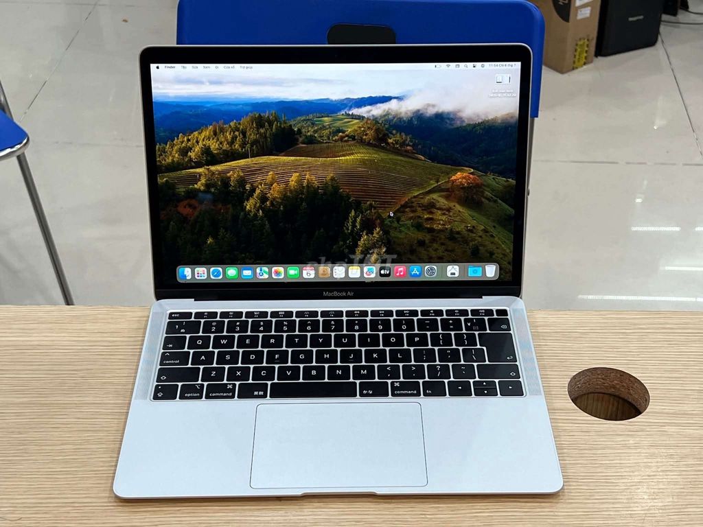 Macbook Air 2018 Zin đẹp pin tốt i5 ram 8GB có bh. Mua bán Laptop tại Quận Tân Bình Tp Hồ Chí Minh được đăng bởi Thảo Anh Apple Giá sỉ hình 1