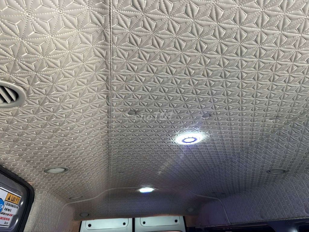 Ford transit 2023 Tiêu chuẩn - 10000 km. Mua bán Ô tô tại Quận Long Biên Hà Nội được đăng bởi Ngô hùng hình 9