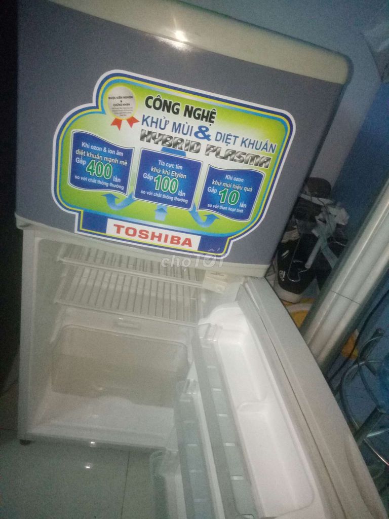 0877057607 - Tủ lạnh Toshiba 125L ko đóng tuyết