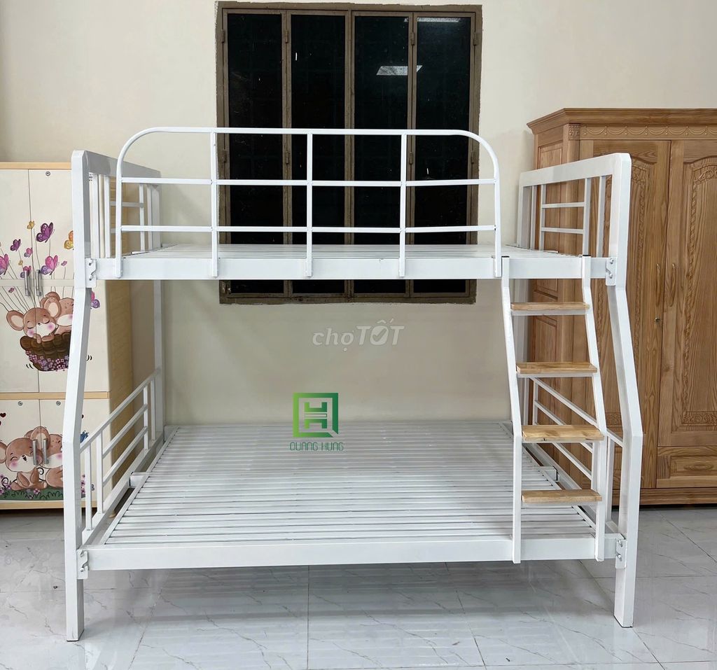 Giường tầng Quang Hùng Sắt Tầng lệch 1m + 1m2. Mua bán Giường, chăn ga gối nệm tại Thị xã Bến Cát Bình Dương được đăng bởi Nội Thất Quang Hùng TD hình 1