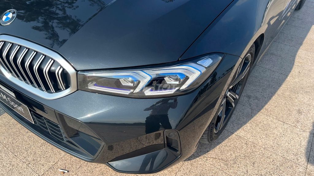BMW 3 Series 2023 330i M Sport - 36000 km. Mua bán Ô tô tại Quận Liên Chiểu Đà Nẵng được đăng bởi Anh Quy hình 11