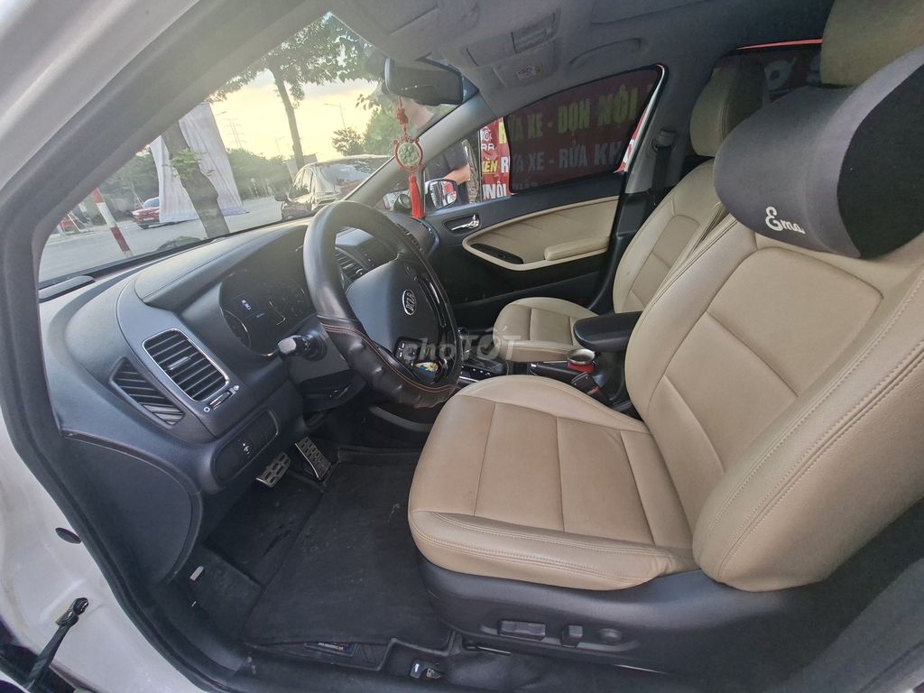 KIA Cerato 2016 1.6 AT белый автомат