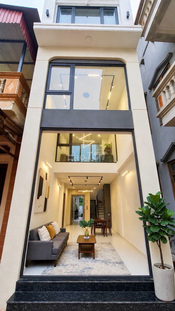 Bán nhà phố trung tâm Long Biên, 40m2 x 6 tầng thang máy, giá nhỉnh 7