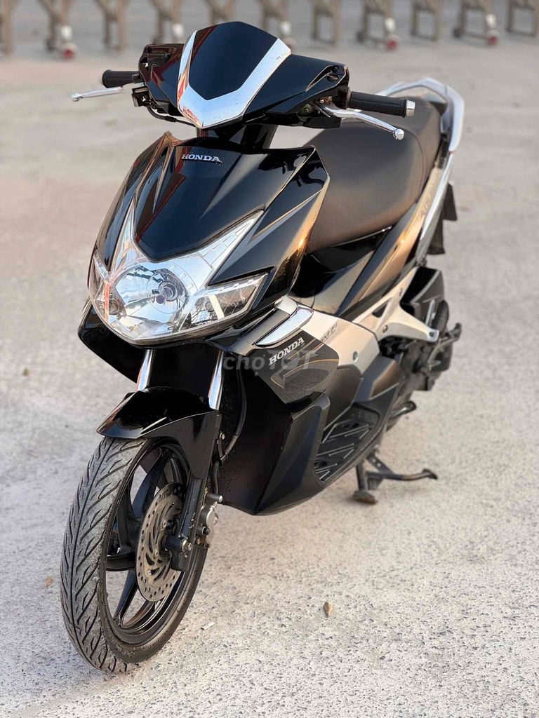 Honda Airblade 110 dky 2015 mới 98%. Mua bán Xe máy tại Quận Bắc Từ Liêm Hà Nội được đăng bởi Hạ Vy Trần hình 2