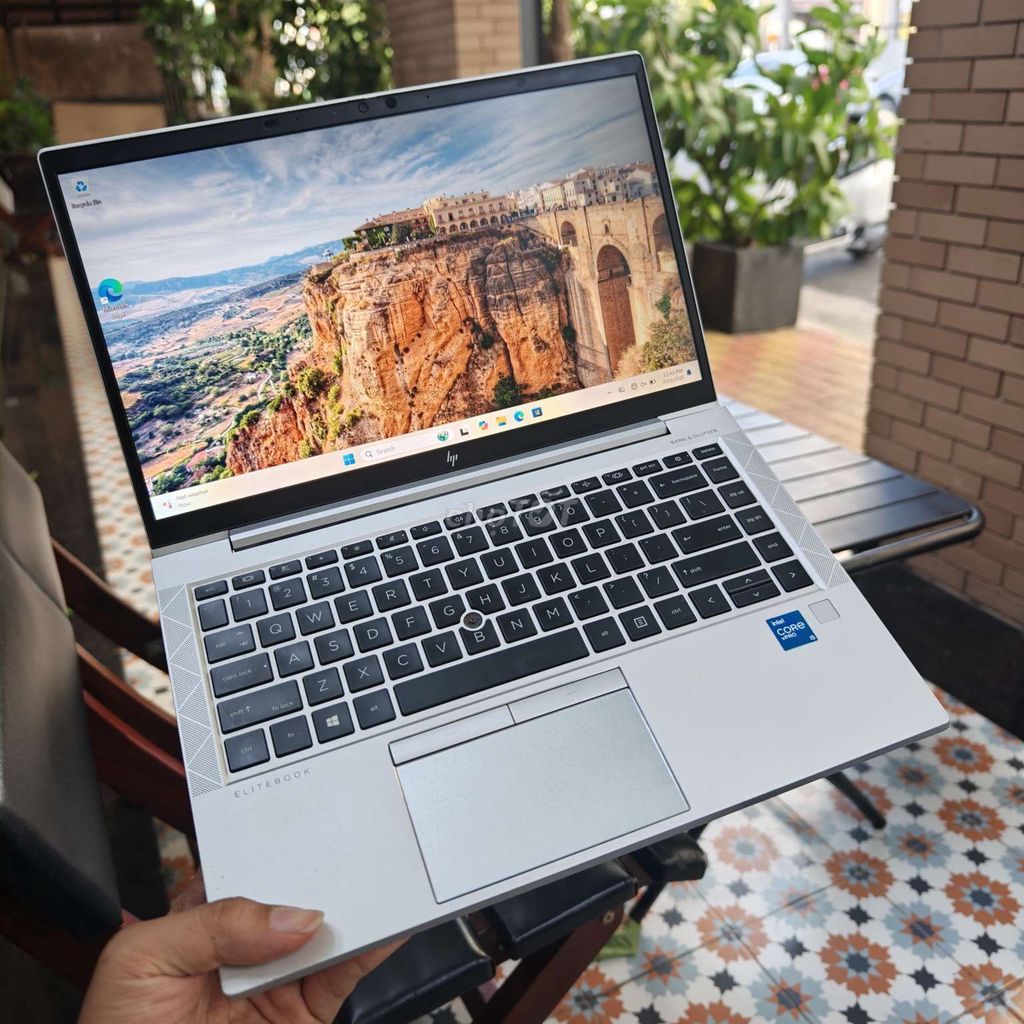 HP Elitebook 840 G5 i5 8GB/256GB Bạc. Mua bán Laptop tại Quận Tân Phú Tp Hồ Chí Minh được đăng bởi Nicemac hình 1
