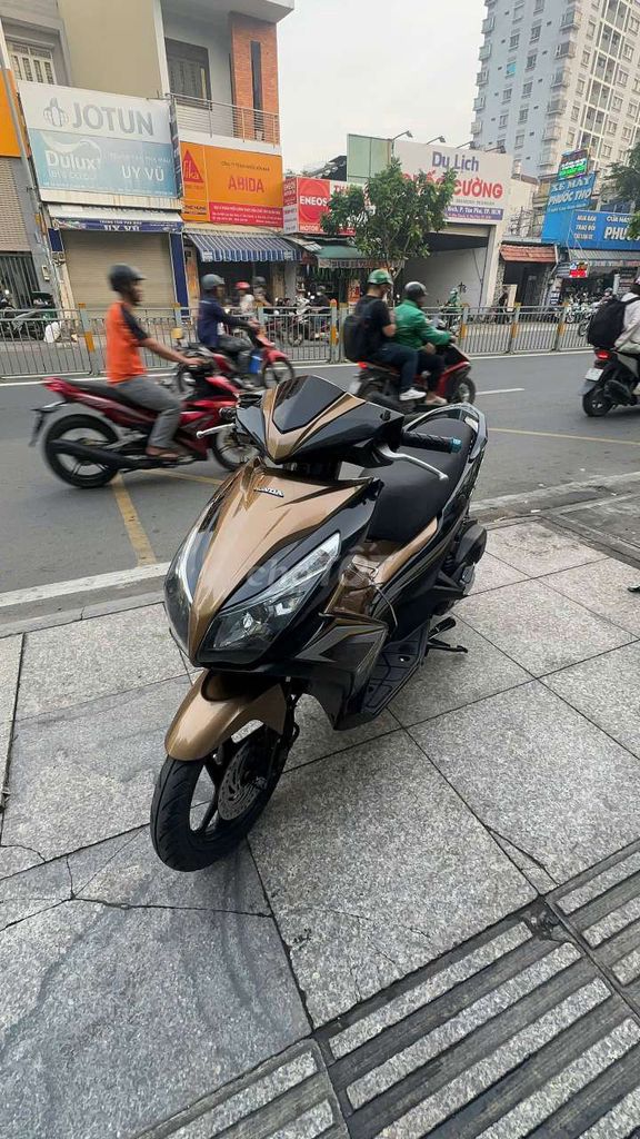 Honda air blade 2014 mới 90% biển số thành phố. Mua bán Xe máy tại Quận Tân Phú Tp Hồ Chí Minh được đăng bởi Tuanduy hình 6
