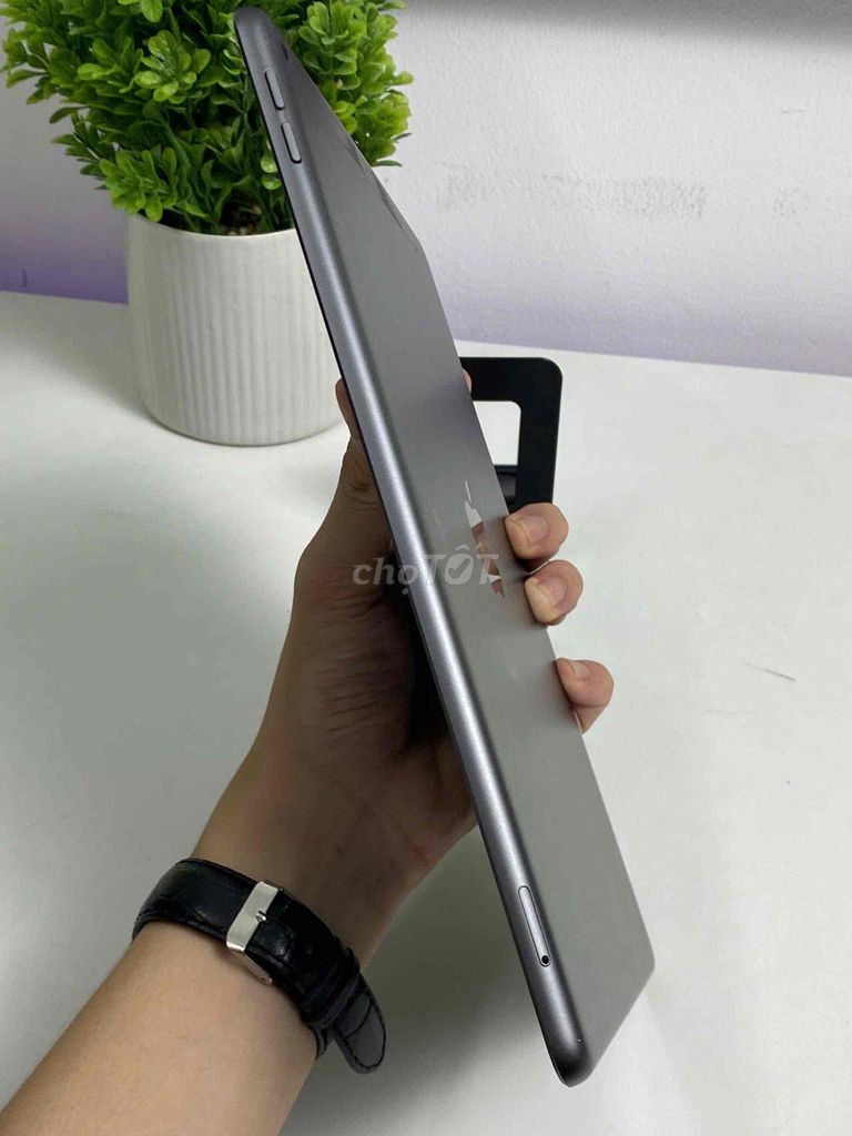 iPad Gen 8 32Gb tích hợp 4G máy đẹp 98%