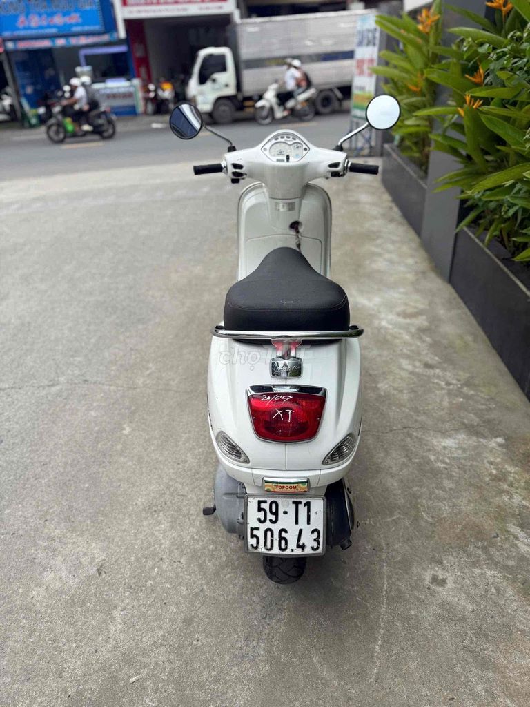 Piaggio Vespa LX 125 2013 Trắng 314045 km. Mua bán Xe máy tại Quận Tân Bình Tp Hồ Chí Minh được đăng bởi pham chi hình 3