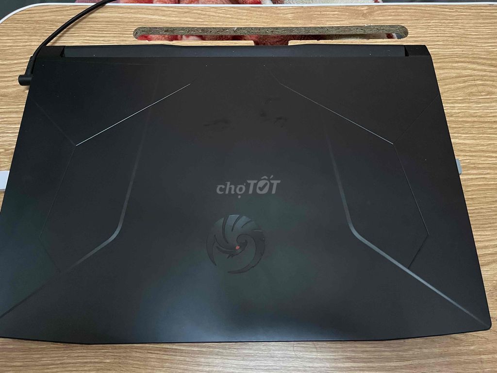 Cần pass laptop MSI BRAVO 15 B5DD