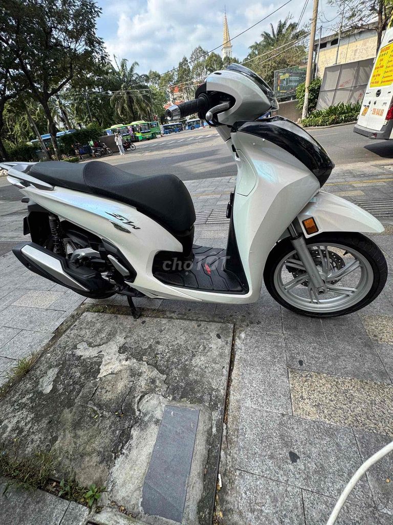 Honda SH350i 2023 Trắng 40000 km. Mua bán Xe máy tại Quận 1 Tp Hồ Chí Minh được đăng bởi Nguyễn anh Tuấn hình 6