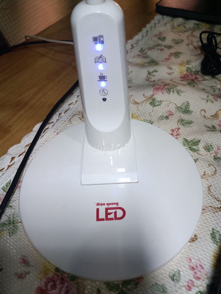 Đèn Led để bàn làm việc,  học tập